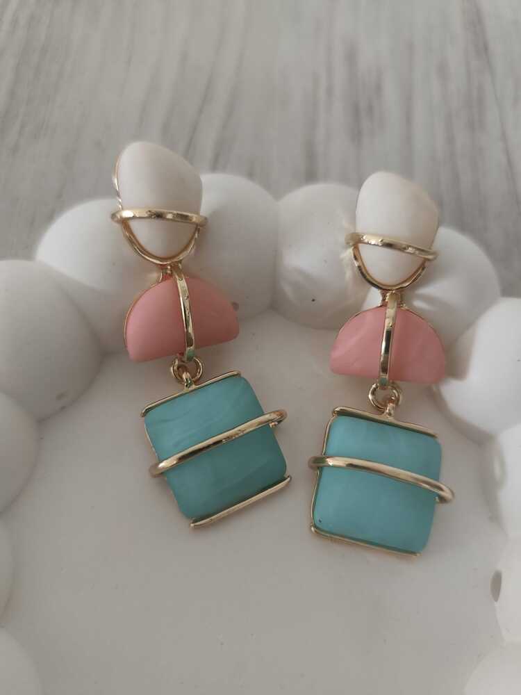 VB3- Soft Renkli Taşlı Sallantılı Küpe
