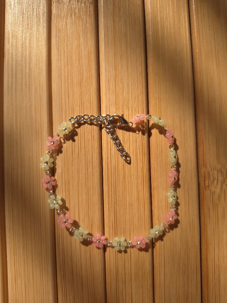Lea | Soft Pembe ve Yeşil Çiçek Bileklik