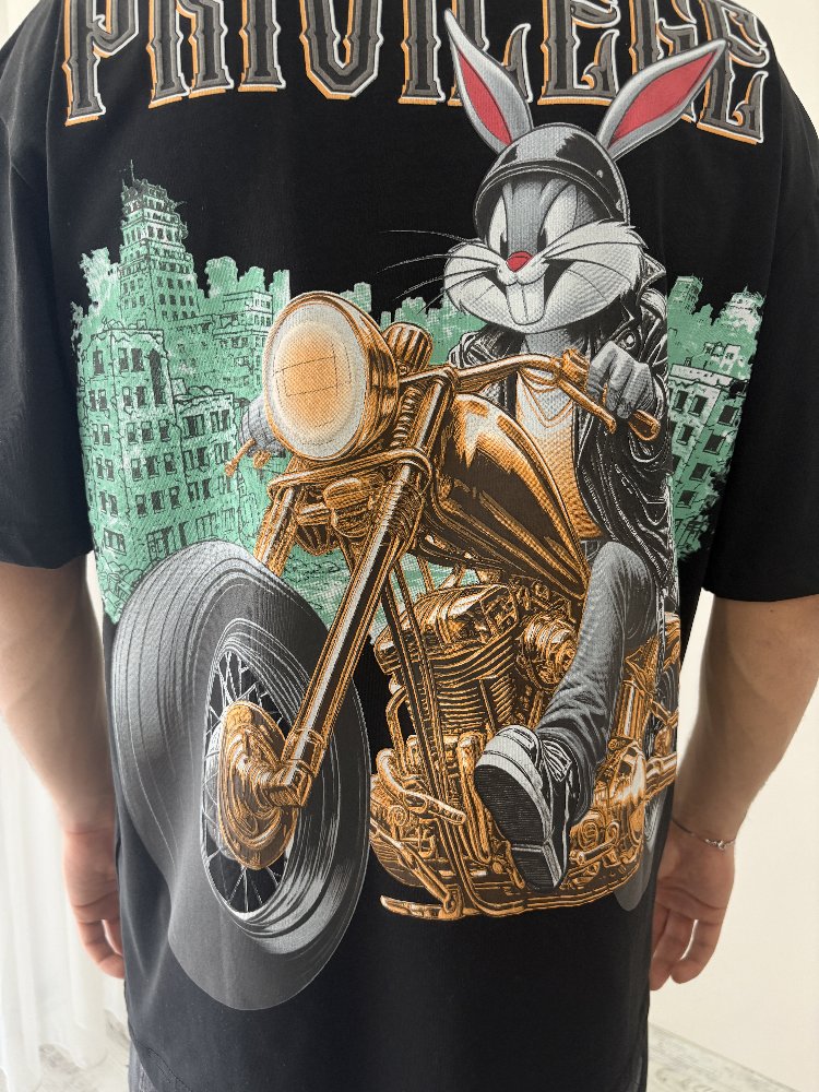 Motorlu Bugs Bunny Oversize Siyah Tişört