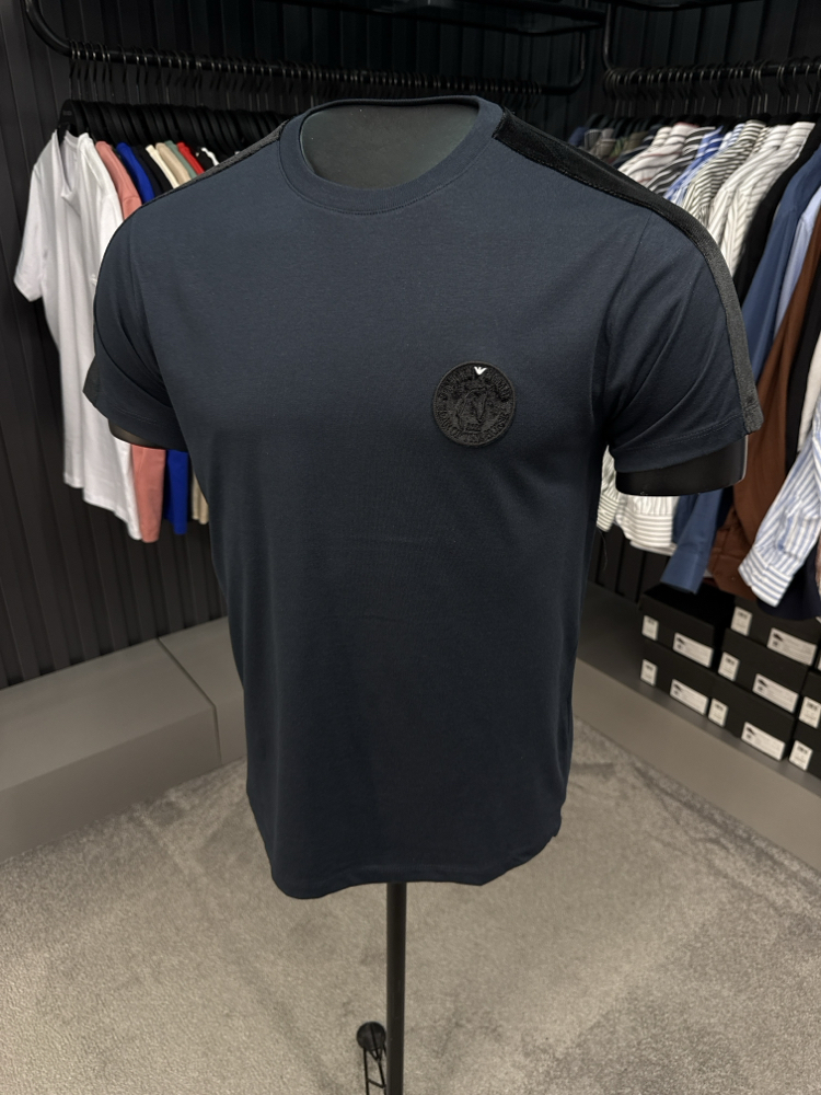 Emporıo Armani omuz detaylı T-shirt (26508-Lacivert)
