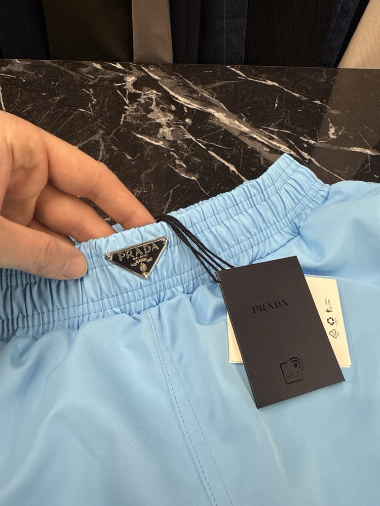 Prada Demir Logo Deniz Şortu (Buz Mavisi)