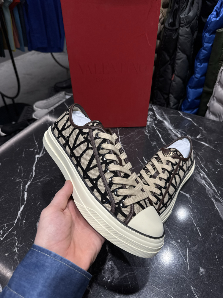 Valentino limited edition Sneakers (İTHAL ÜRÜN)