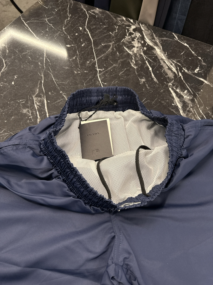 Prada Demir Logo Deniz Şortu (Lacivert)