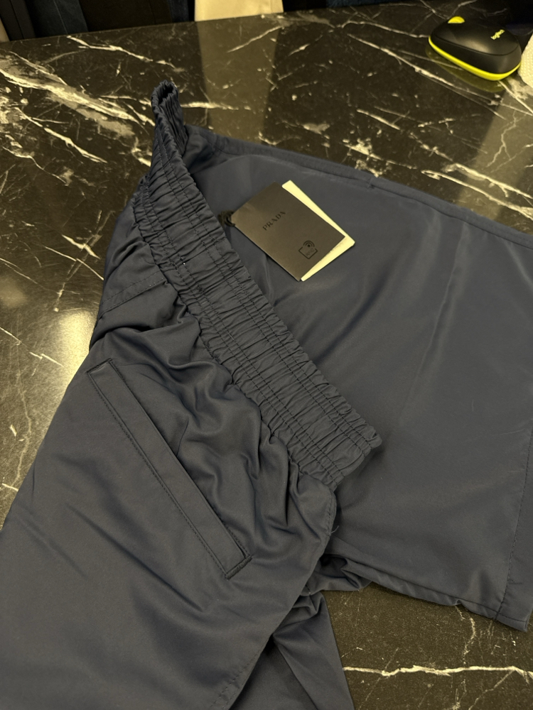 Prada Demir Logo Deniz Şortu (Lacivert)
