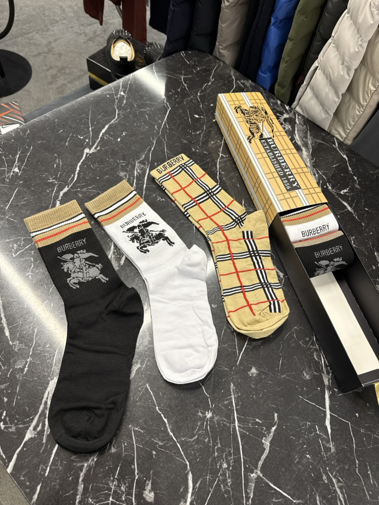 Burberry Çorap (6 Çift)