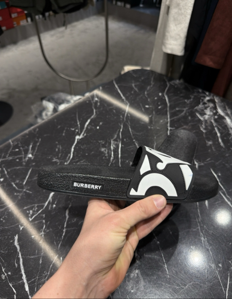 Burberry Plaj Terliği