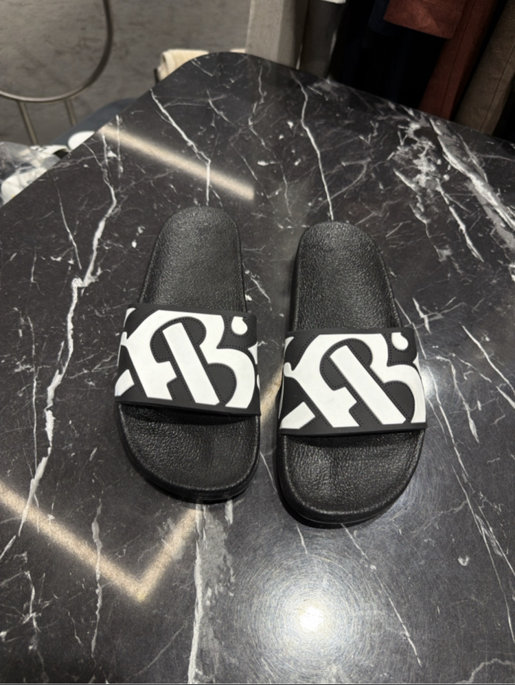 Burberry Plaj Terliği
