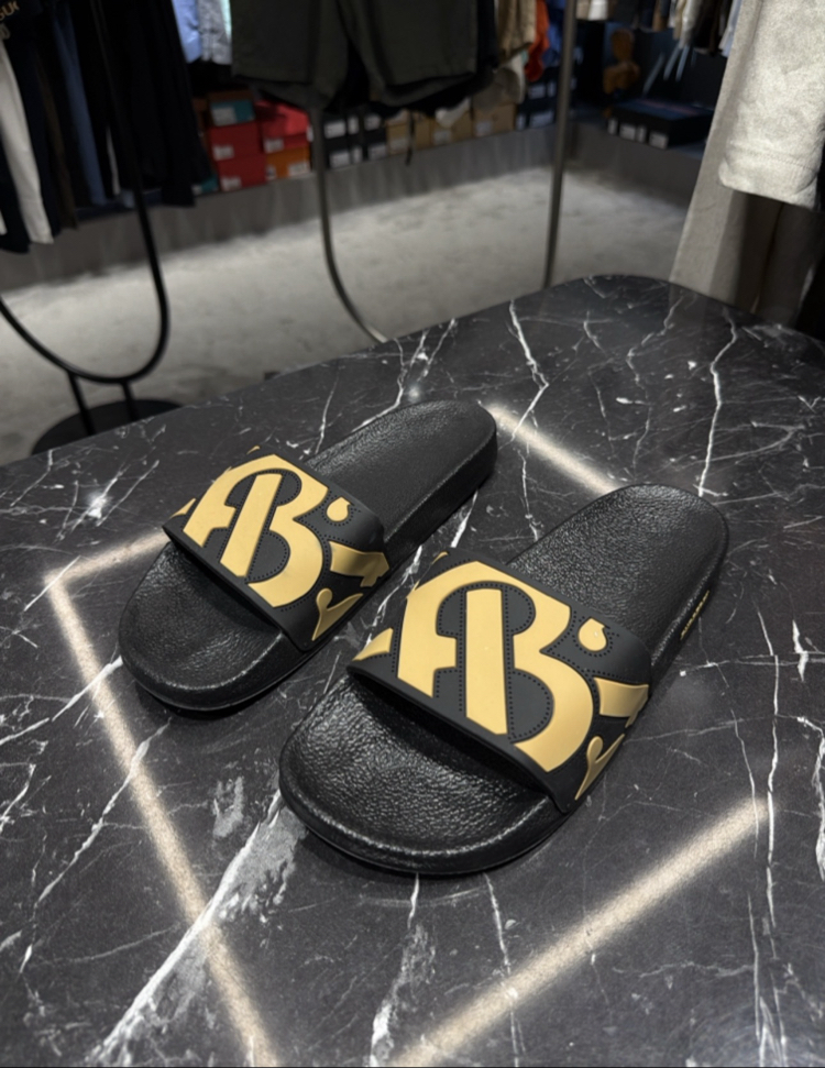 Burberry Plaj Terliği