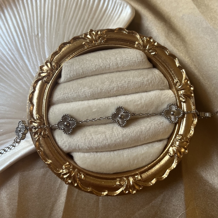 silver yonca bileklik 