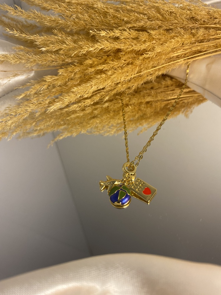Charm Detaylı Kolye