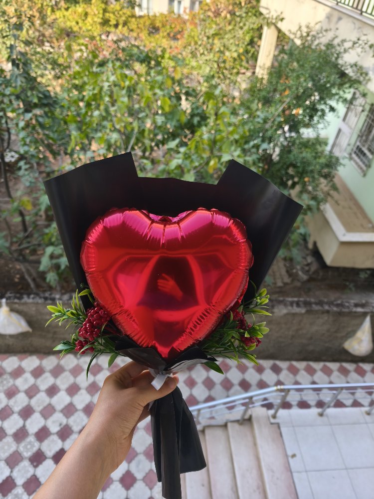 kalpli kokina çiçeği 
