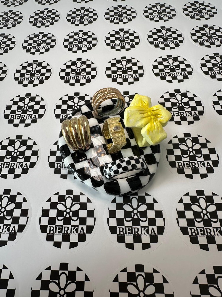Handmade Black Ring Holder