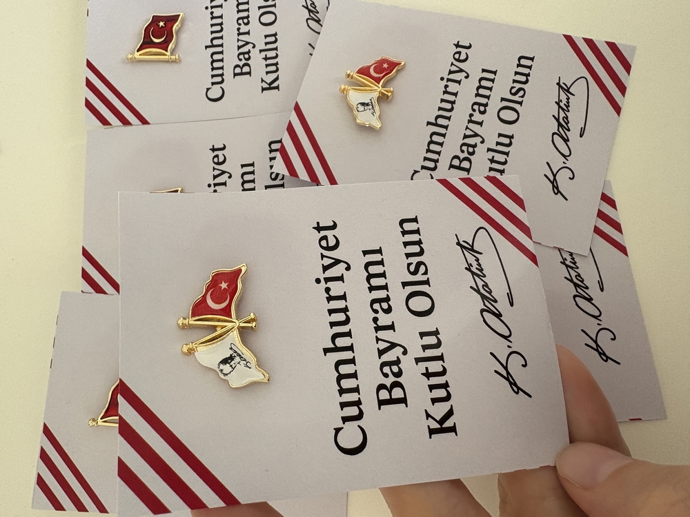 Çift flama rozet
