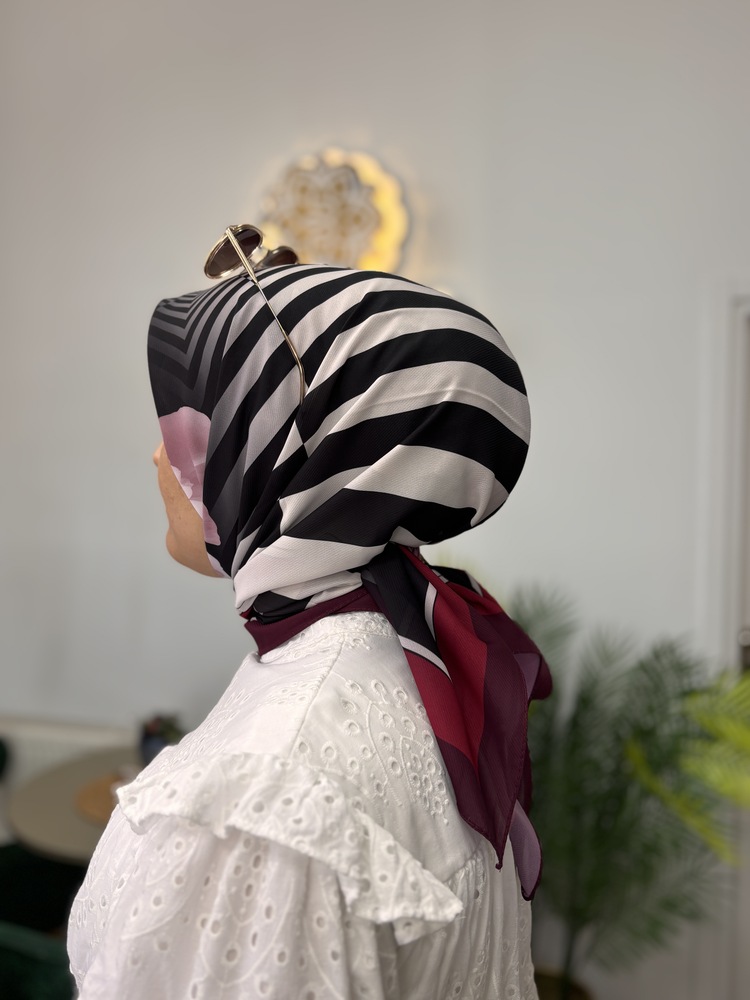 LEVİRDOR Büyük Gül Desen Violet Eşarp (15 RENK) 1064
