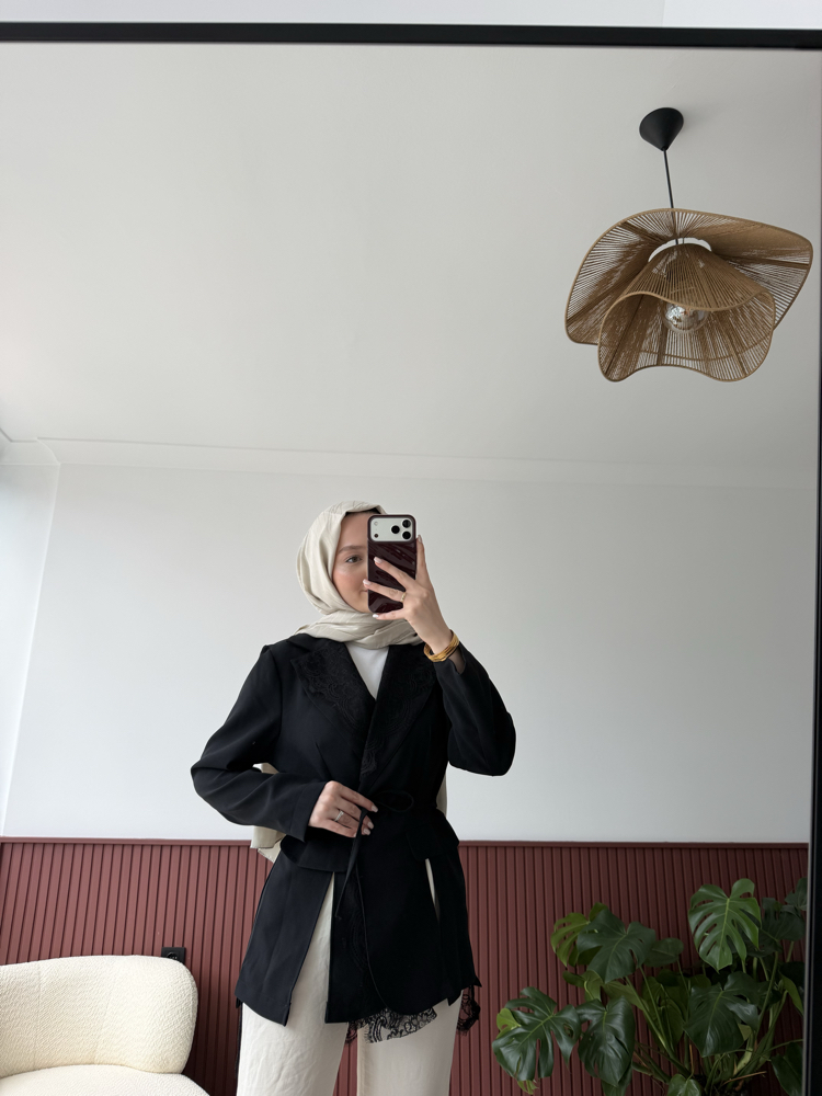 Dantel detaylı Blazer