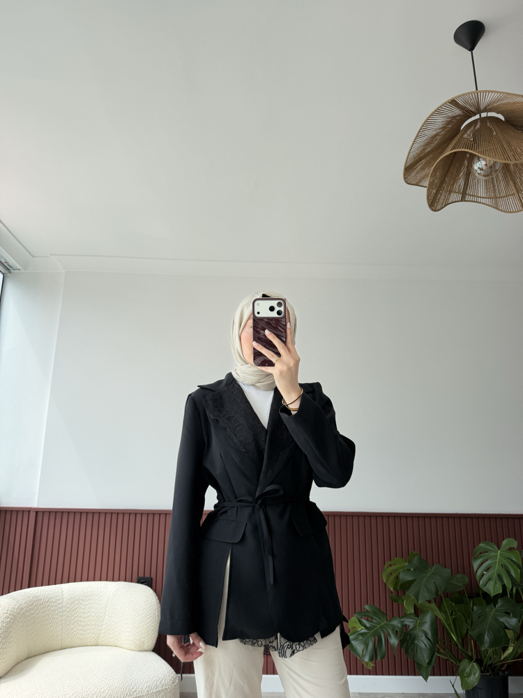 Dantel detaylı Blazer