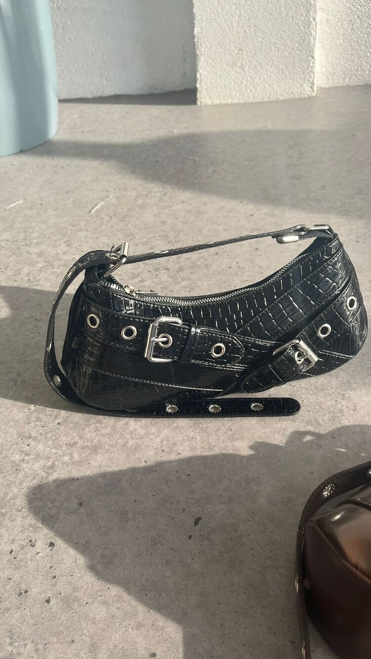 Venom Siyah Kemer Detaylı Baget Çanta