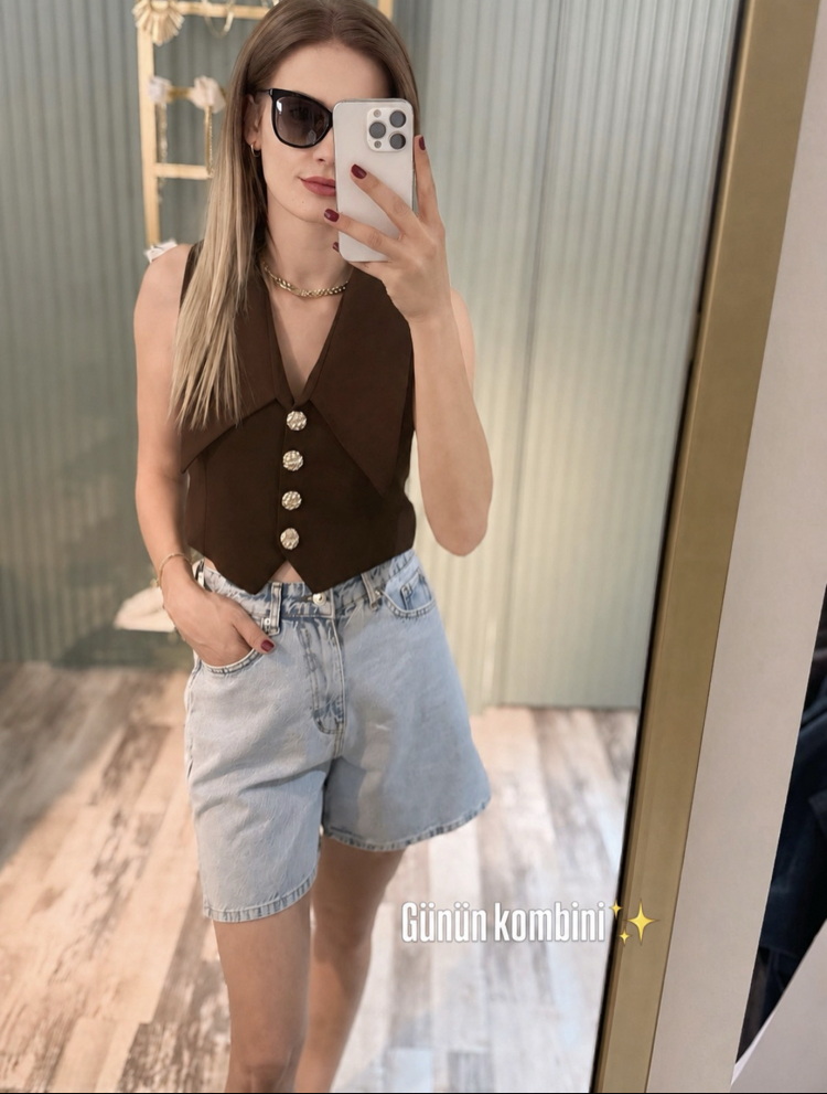 Kahve gold düğmeli yelek