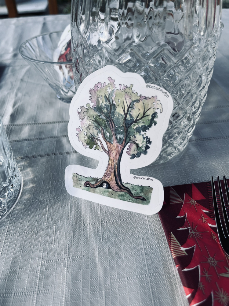 Büyük Boy Tekli Sticker - Misafirli Ağaç