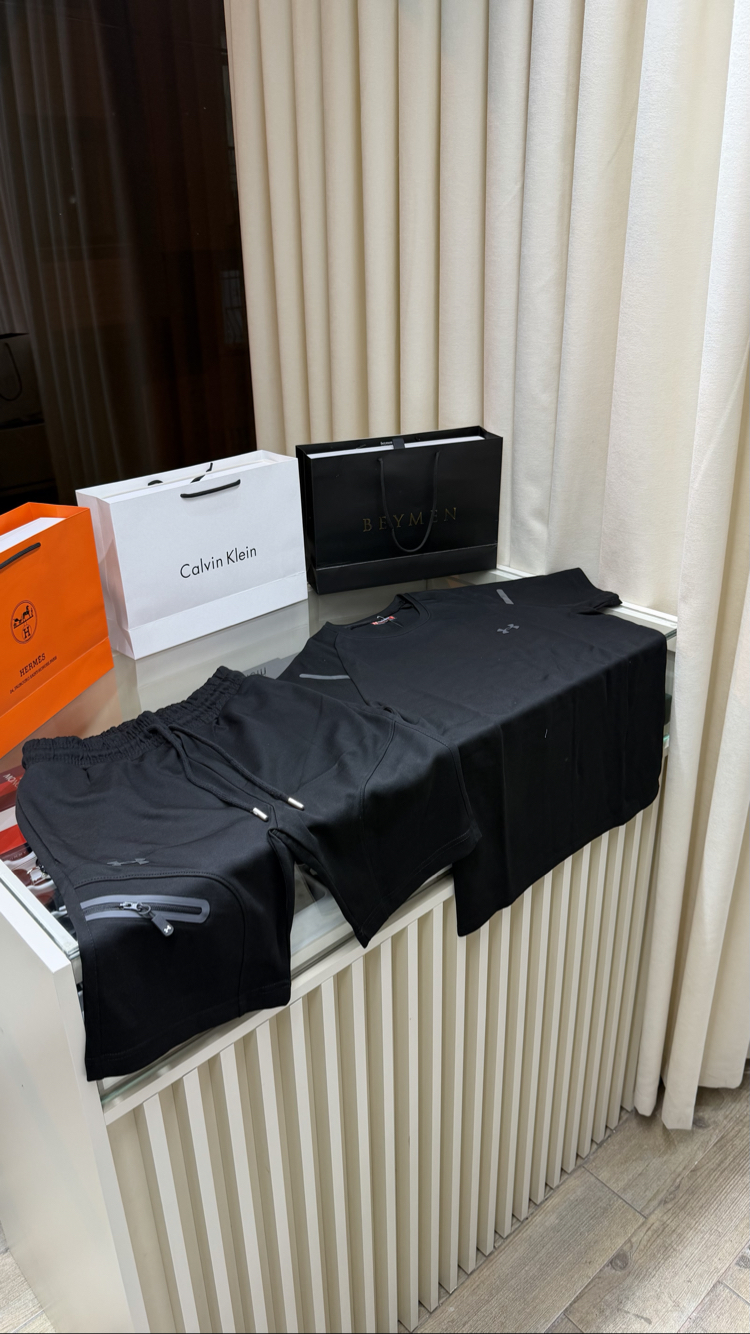 Under Armour Premium Siyah Şort Takım