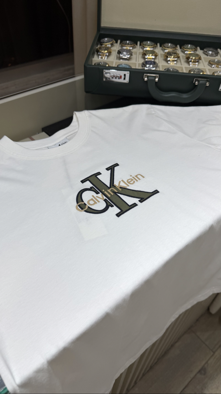 Calvin Klein Göğüs Baskılı Beyaz T-Shirt