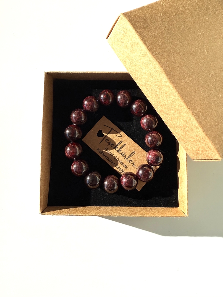 No. 908 / The Velvet Spark - Lal Taşı (Garnet) Bileklik