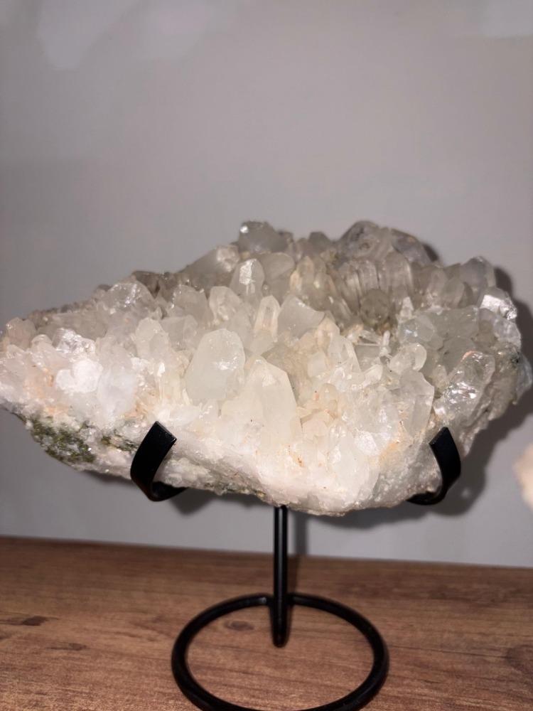 No. 506 / The Master Healer - Doğal Kristal Kuvars Küme Standlı