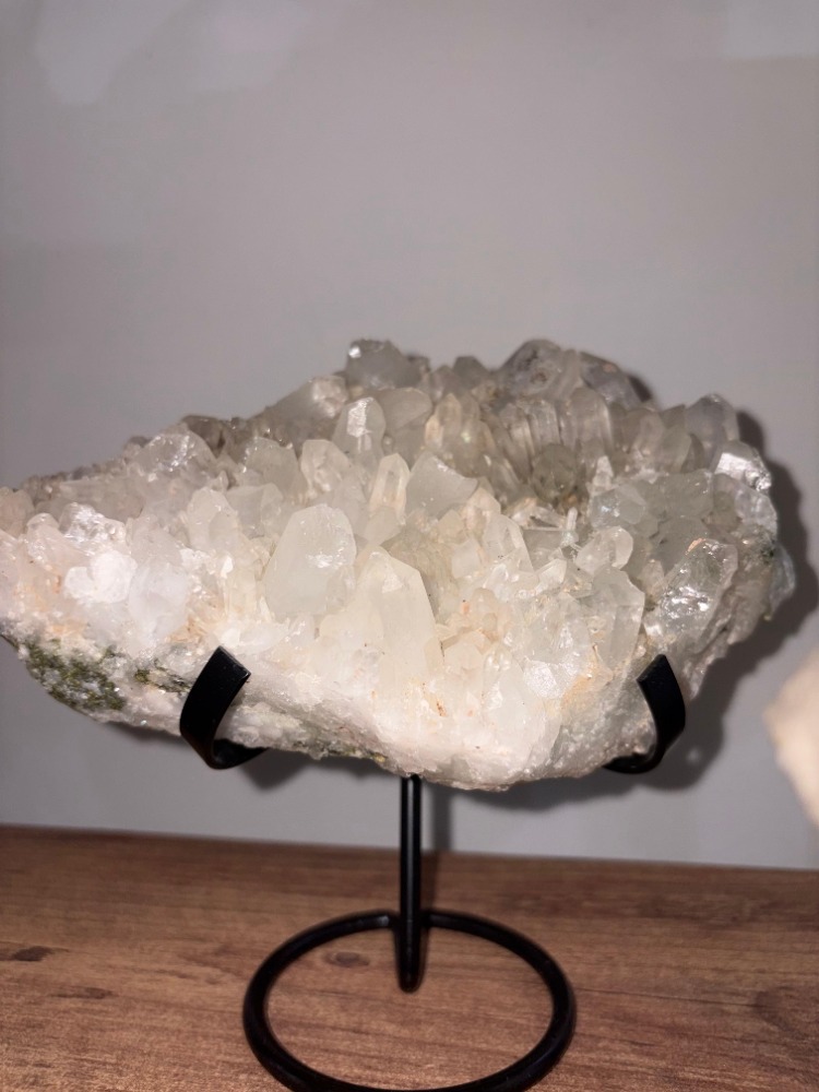 No. 506 / The Master Healer - Doğal Kristal Kuvars Küme Standlı