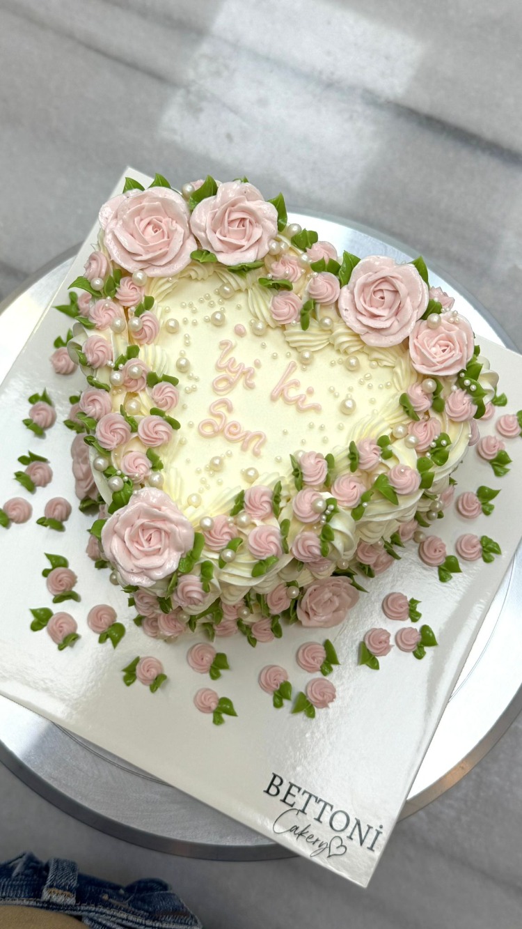 Vintage Cake