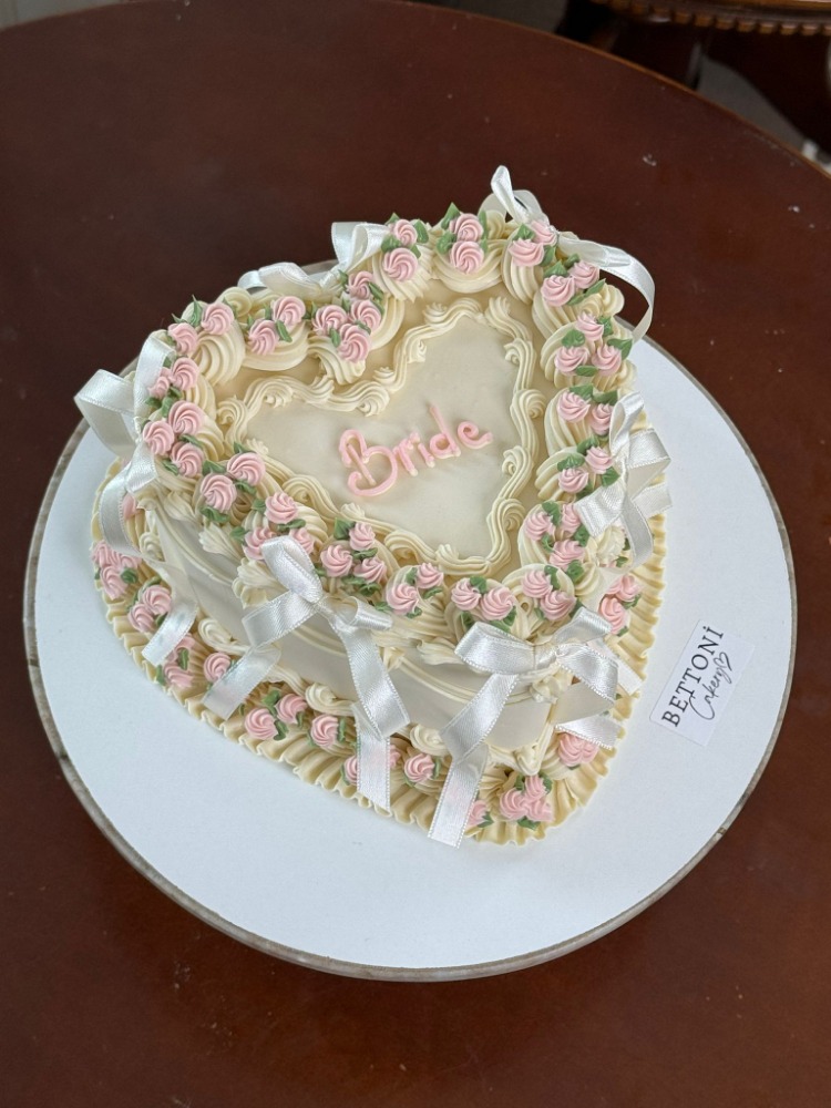 Vintage Cake 3