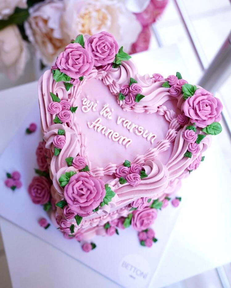 Vintage Cake Purple