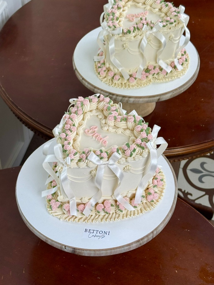 Vintage Cake 3