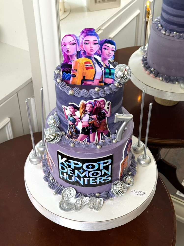 K-Pop Cake