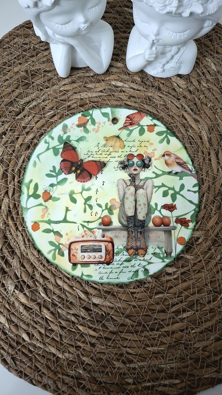 Kenarı Tırtıklı Yuvarlak Defter (200gr)