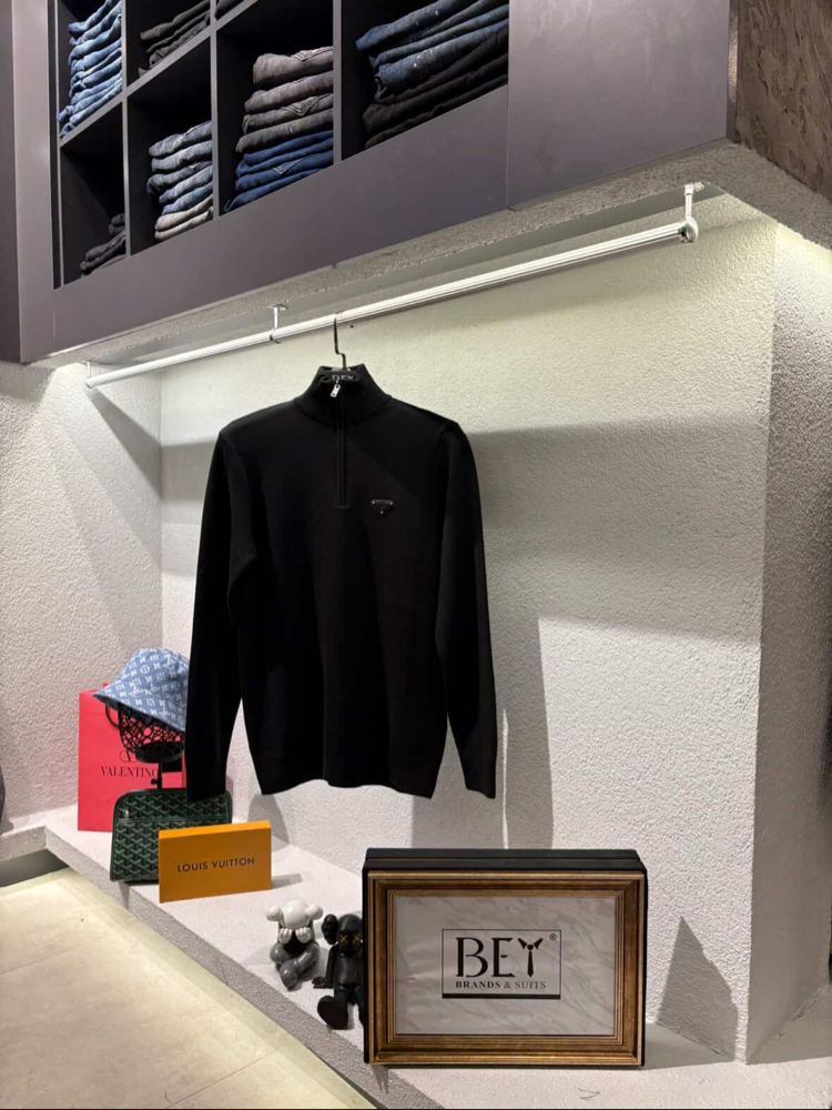 Prada New sweatshirt
