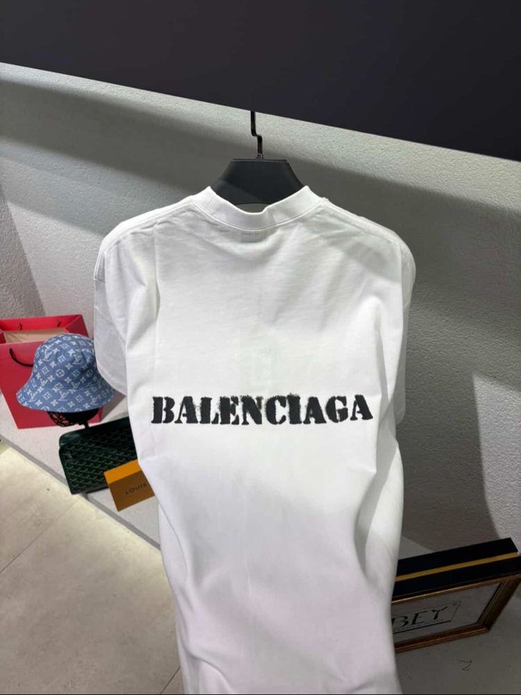 Balenciaga New t-shirt