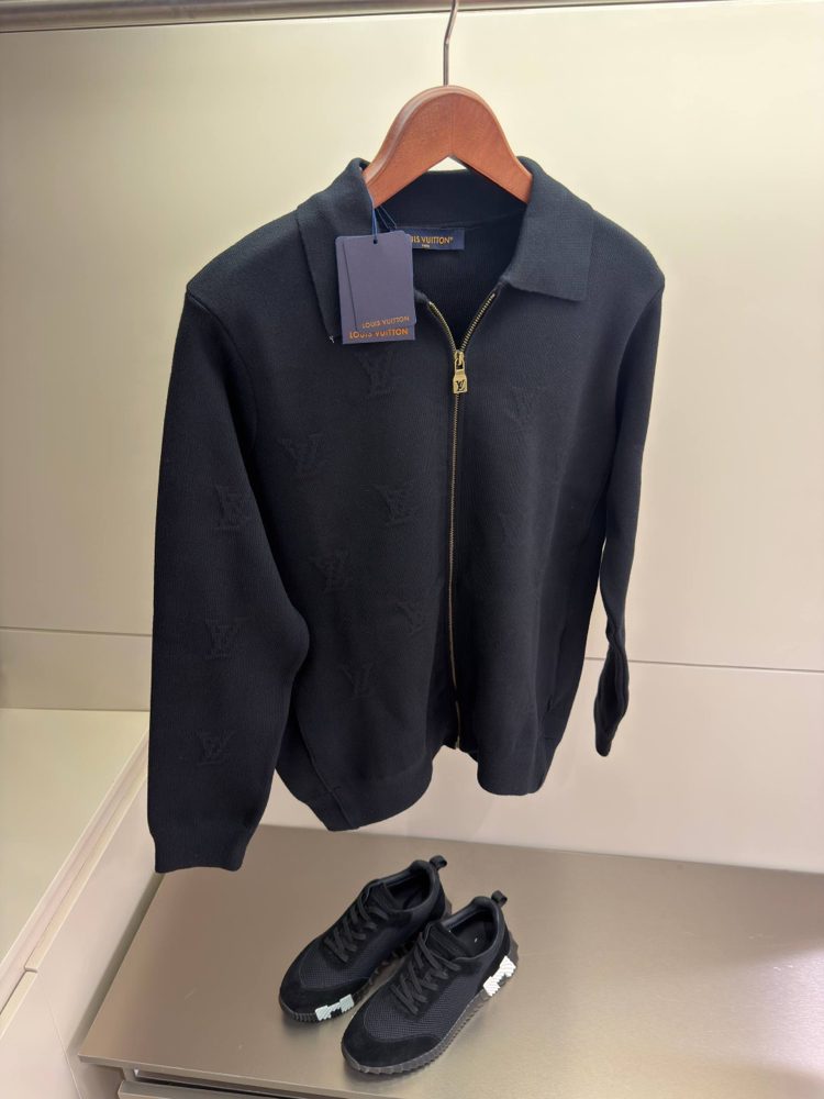 Louis Vuitton Blason Embossed Wool Zip ( Black ) 