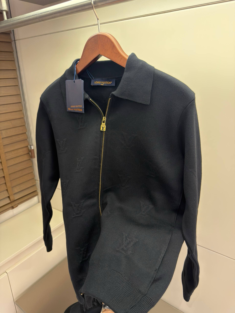 Louis Vuitton Blason Embossed Wool Zip ( Black ) 