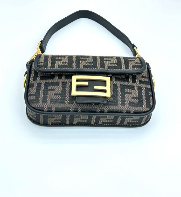 Fendi El Çantası