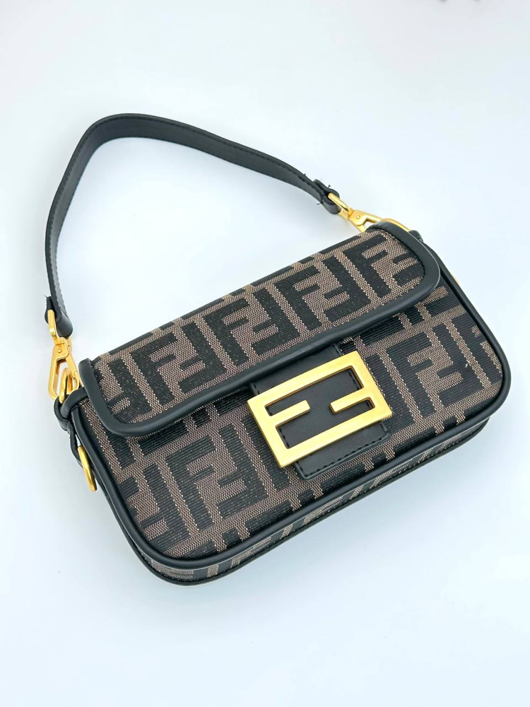 Fendi El Çantası