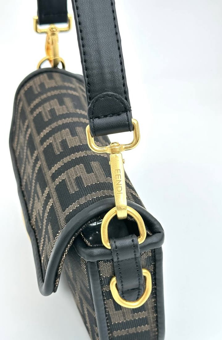 Fendi El Çantası