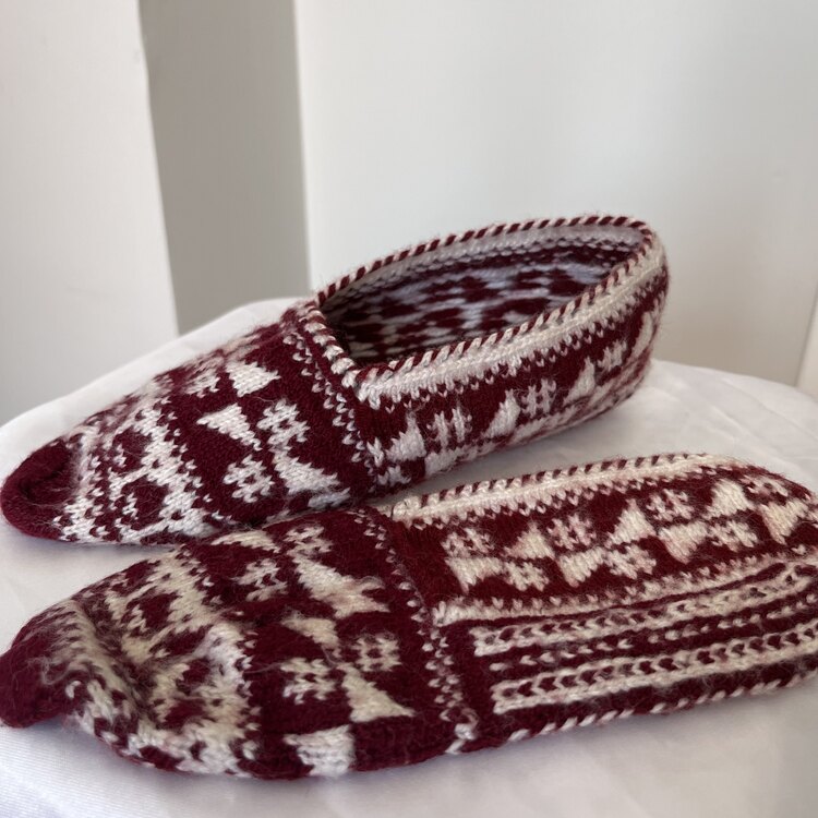 El Örgüsü Geleneksel Desenli Patik – Bordo & Beyaz