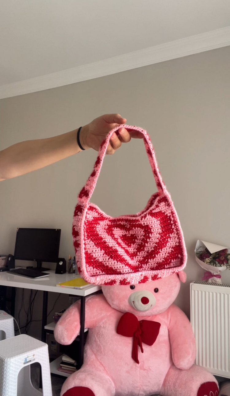 Kalpli Örgü Çanta – El Yapımı Tapestry Crochet Tasarım