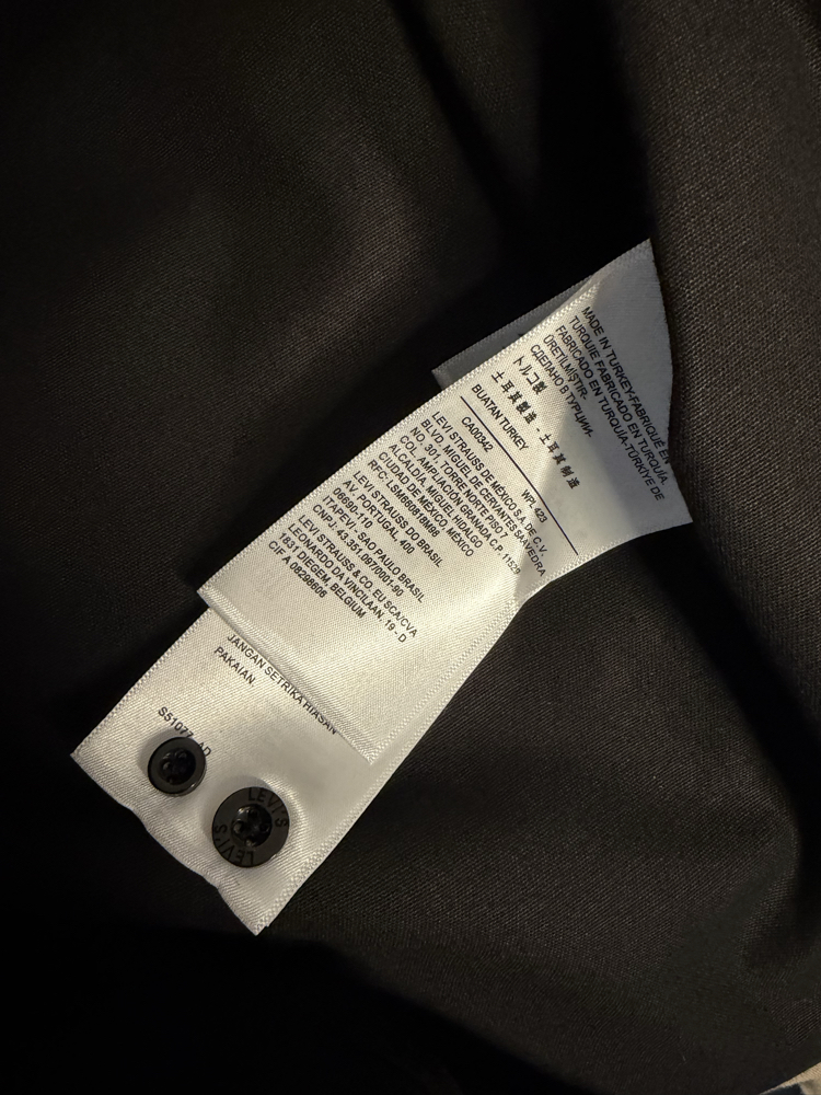 Levis (Tam Kalıp ) siyah Gabardin gömlek