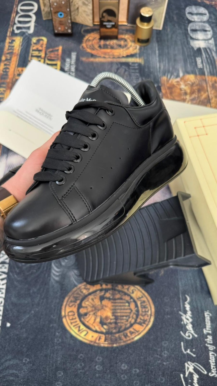 ALEXANDER MCQUEEN BLACK