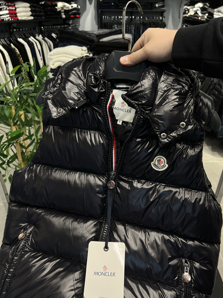 Moncler Siyah Yelek