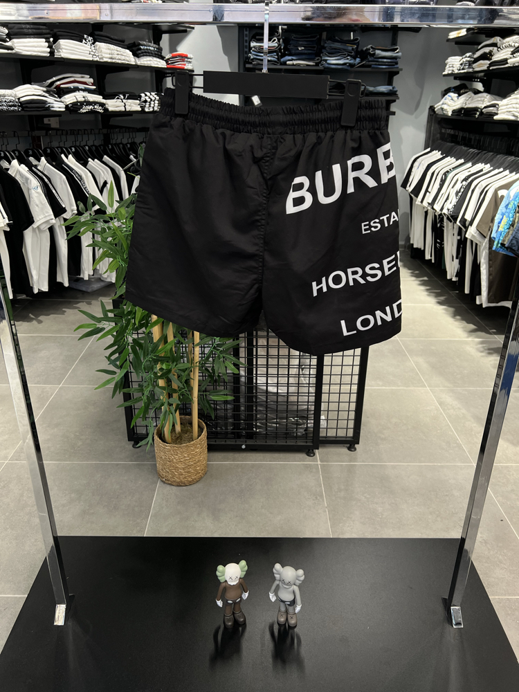 Burberry Deniz Şortu