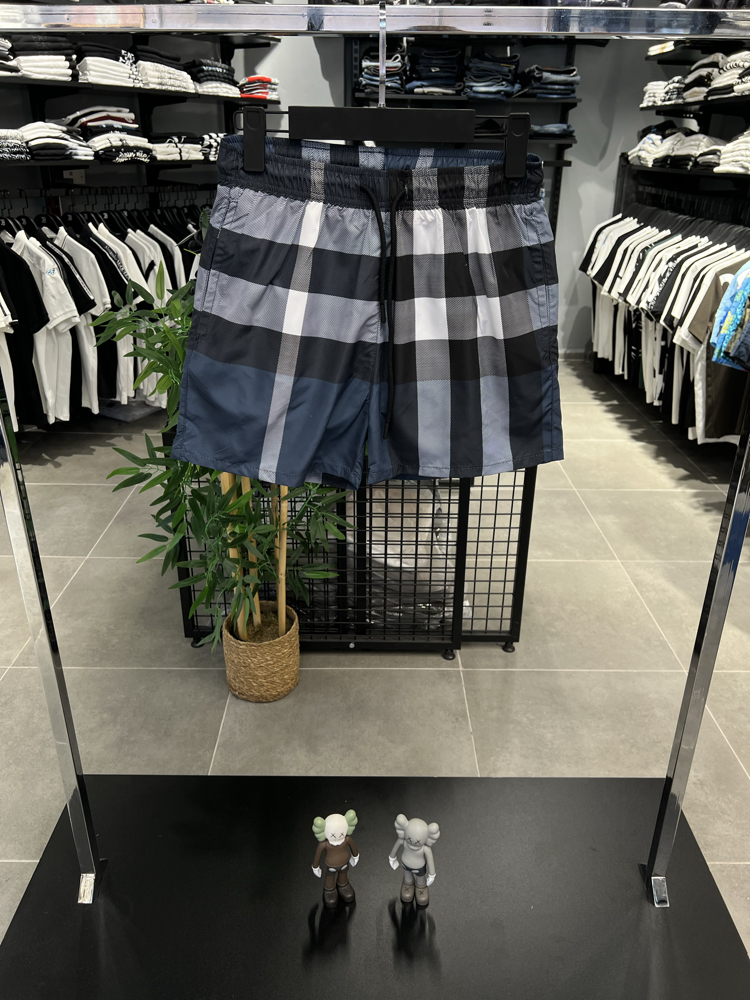 Burberry Deniz Şortu