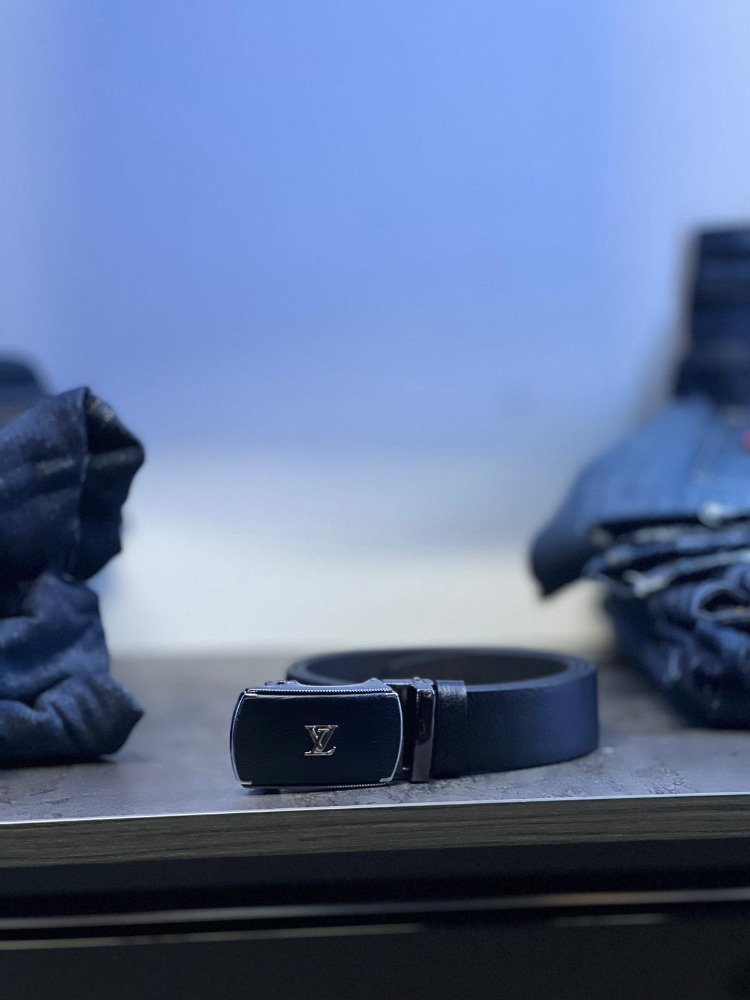 Louis Vuitton Signature Belt
