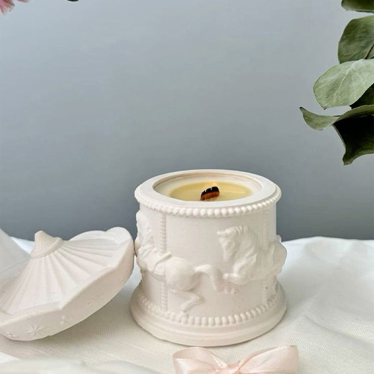 Atlı Karınca Carousel Amber Kokulu Soya Mum